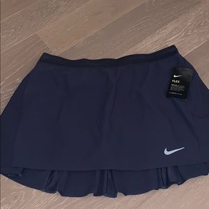 Never worn Nike skirt